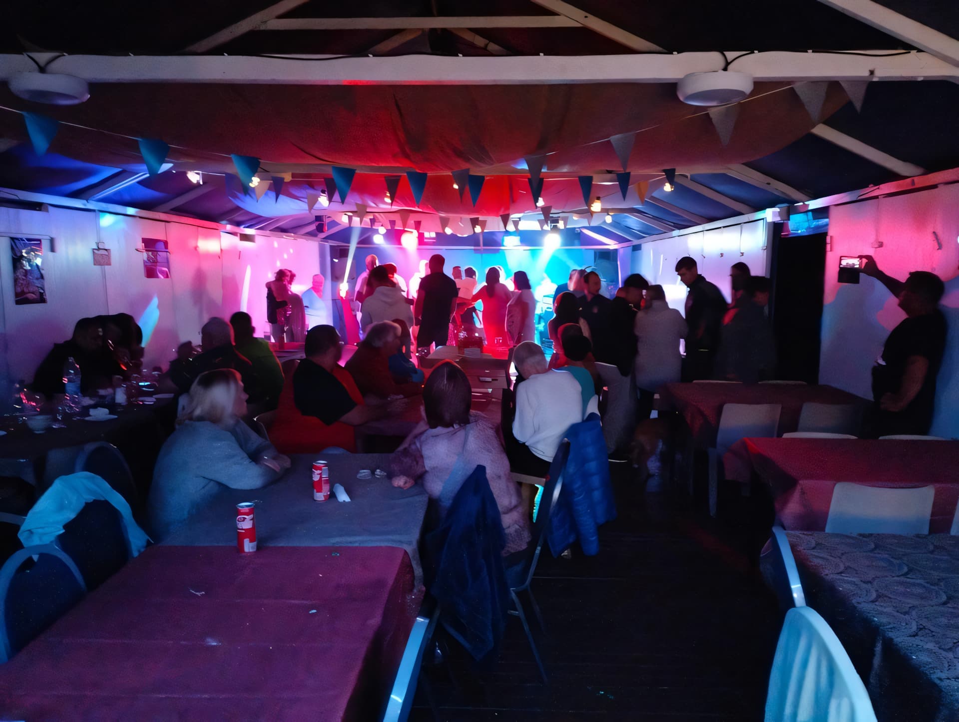 Ambiance conviviale, festivités toute l'année, pour tous - Camping des Carrières et Nature