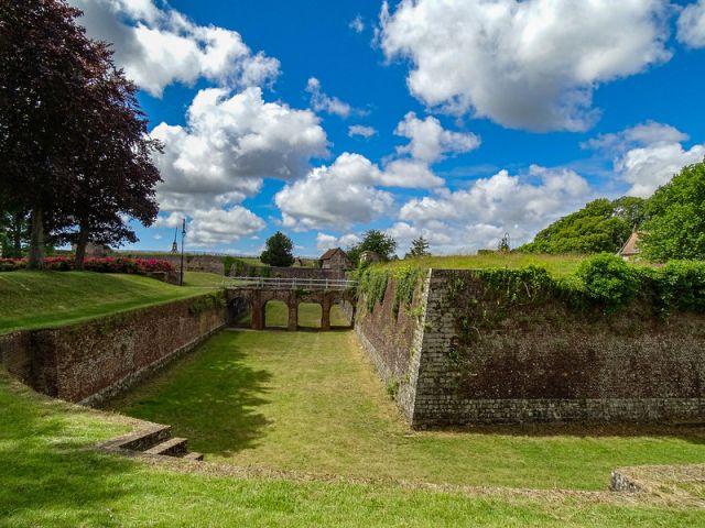 Citadelle de Montreuil-sur-mer proche de : Camping de l'Épy