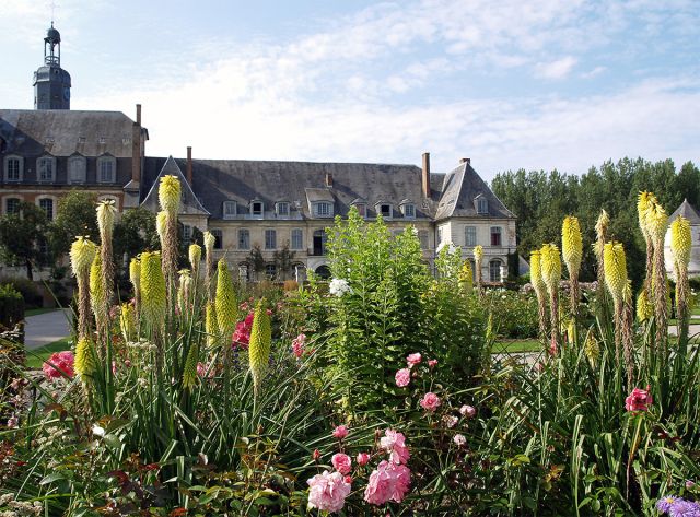 Jardins et Abbaye de Valloires proche de : Camping des Carrières et Nature