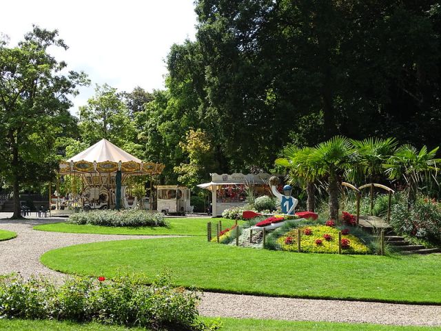 Jardin public de Saint-Omer proche de : Camping Le Clairmarais